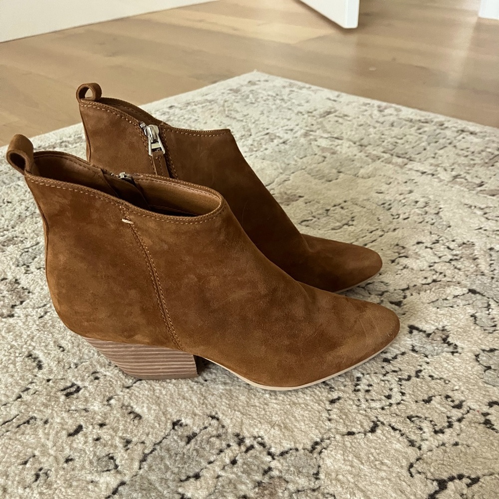 Dolce Vita ankle booties 8.5
